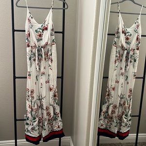 Summer romper with pockets